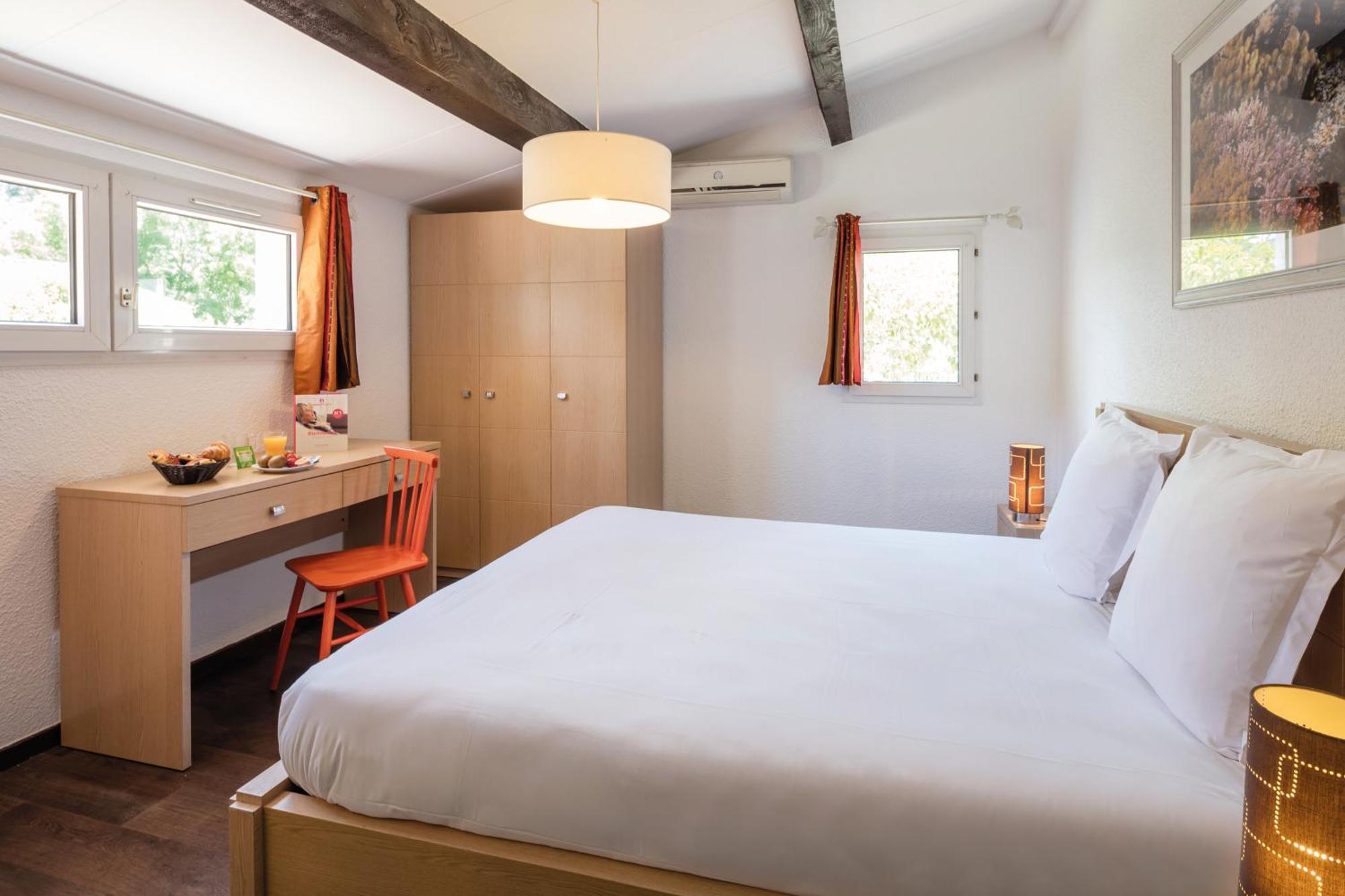 Comfort Aparthotel Mandelieu La Napoule Village ภายนอก รูปภาพ